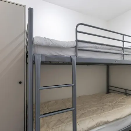 アパート Plaza シント・イデスバルト